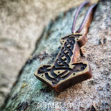 Mjolnir tallado en madera - LLavero, colgante, mascota
