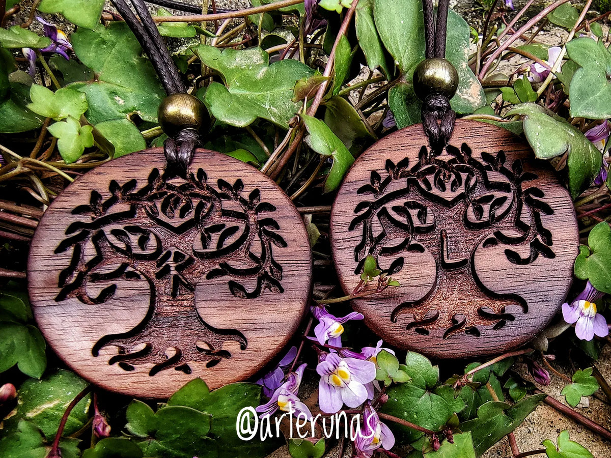 Collar Unisex Chic-Net – Colgante De Madera Con Grabado Buda/Om/sol, Piedra Turquesa, Cadena De Algodón Ajustable